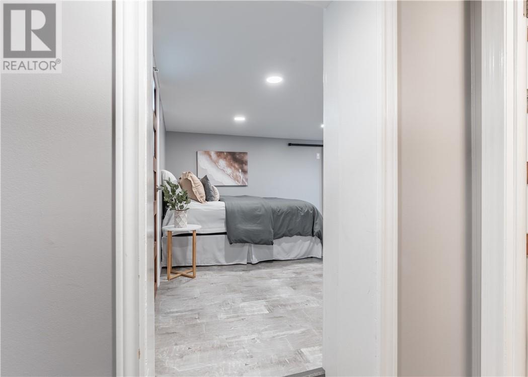 168 Nepahwin Avenue - Image 24