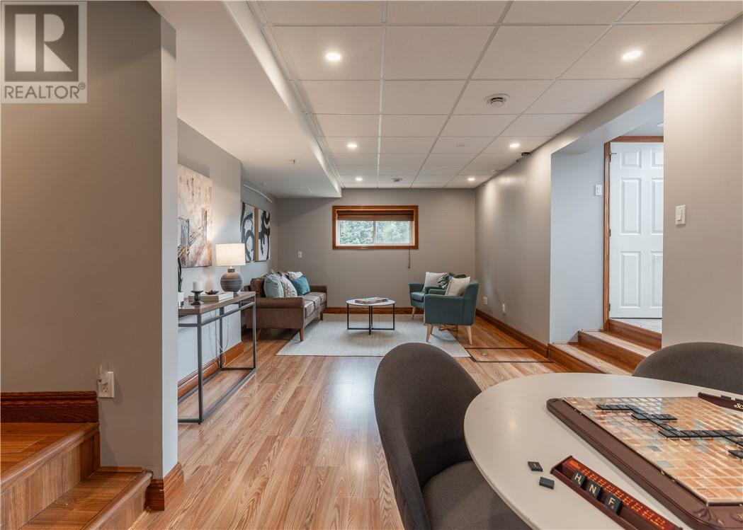 168 Nepahwin Avenue - 8
