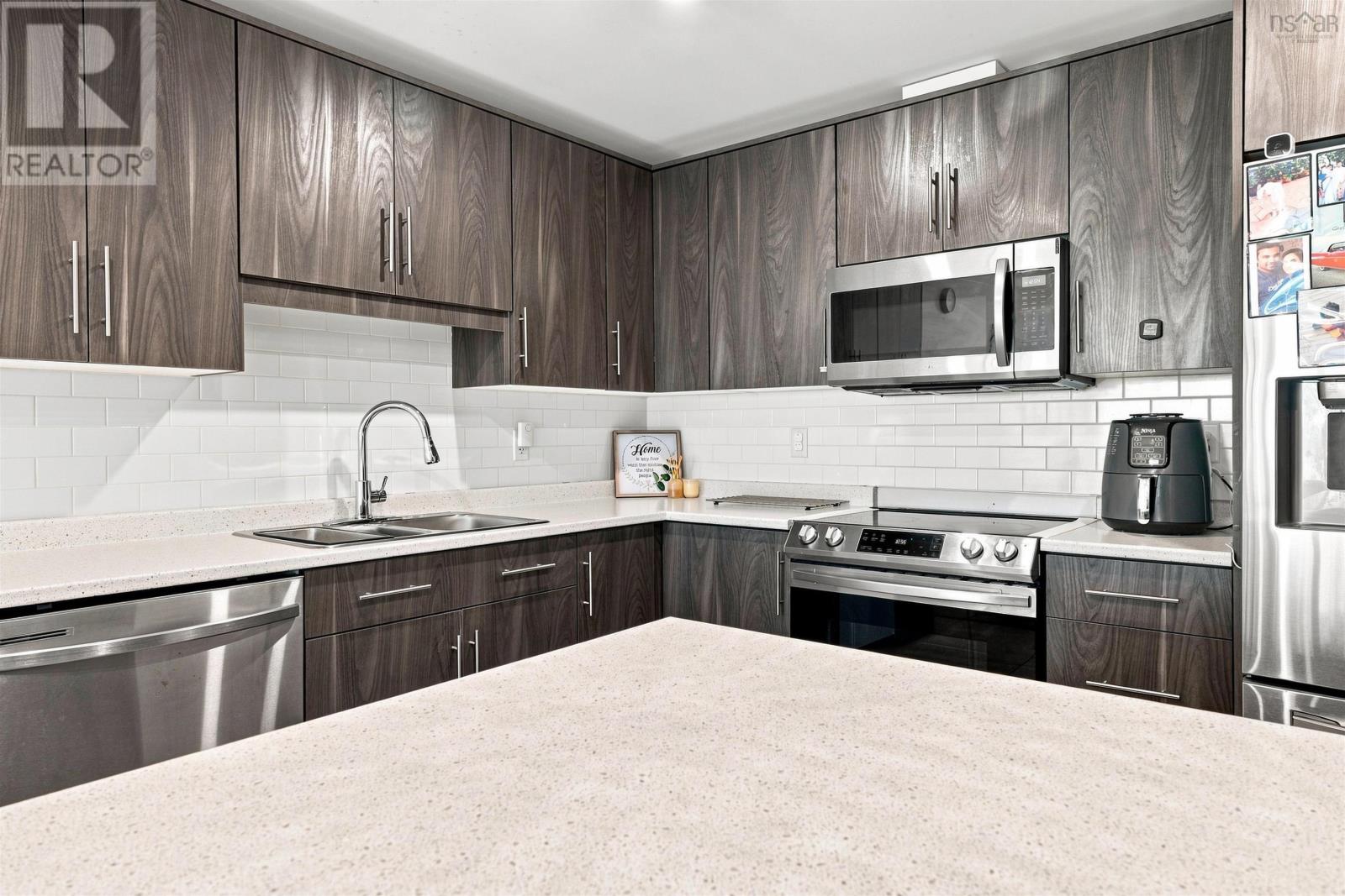102 CROSSFIELD RIDGE - Image 13