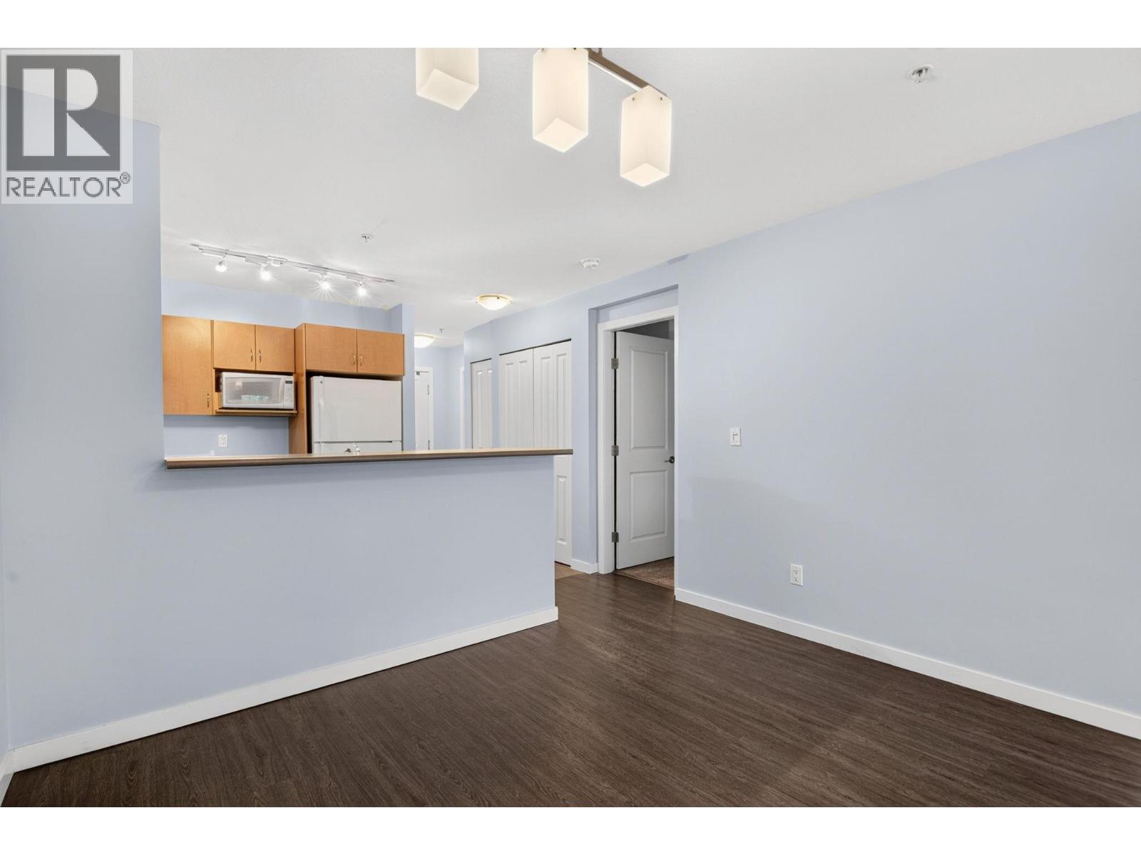 #206 555 Yates Road - Image 8