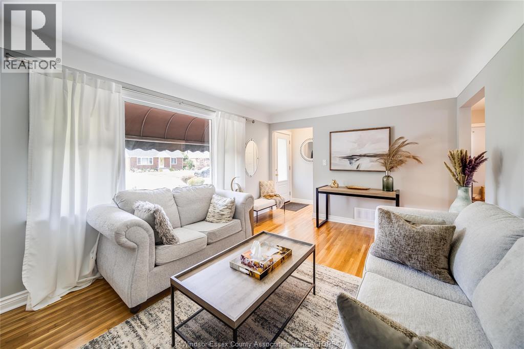 1030 ISABELLE PLACE - Image 8