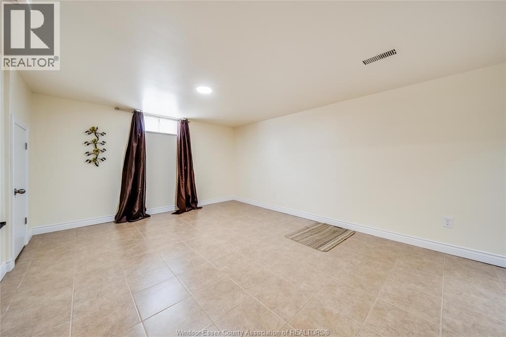 1030 ISABELLE PLACE - Image 36