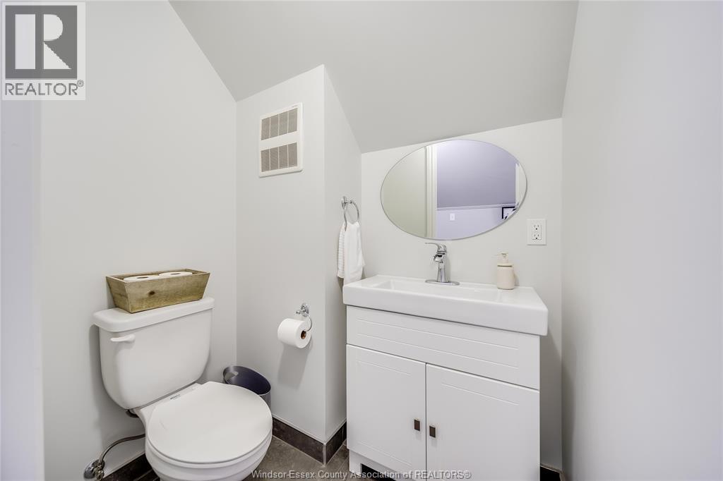 1030 ISABELLE PLACE - Image 28