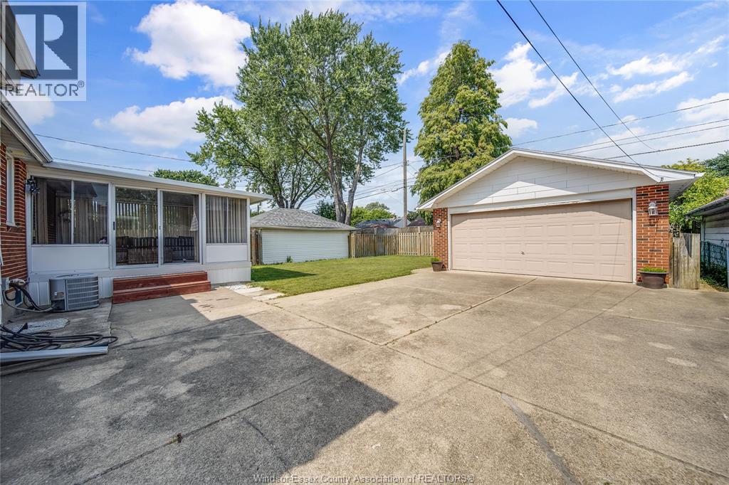 1030 ISABELLE PLACE - Image 41