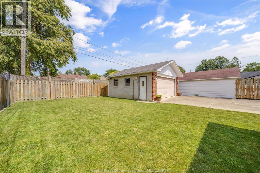 1030 ISABELLE PLACE - 44