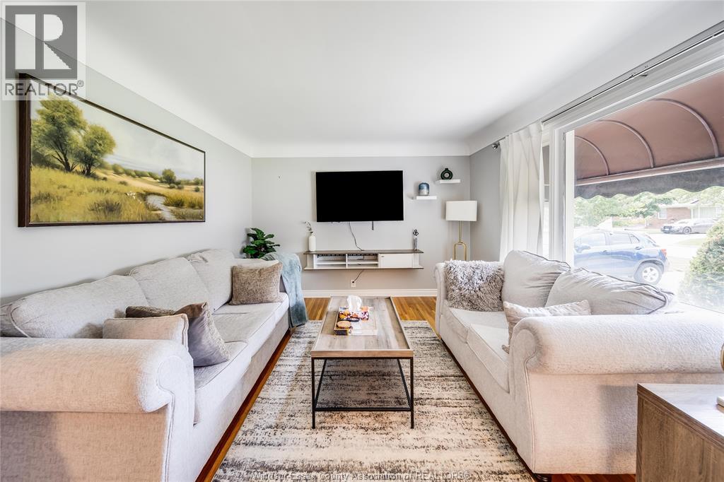 1030 ISABELLE PLACE - 5