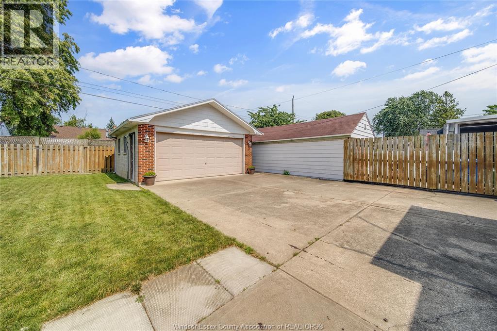 1030 ISABELLE PLACE - Image 42