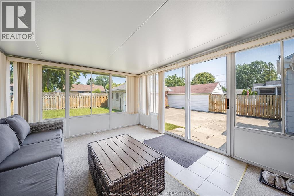 1030 ISABELLE PLACE - 40