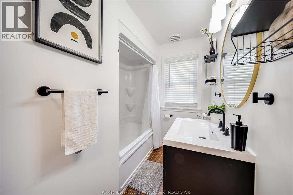 1030 ISABELLE PLACE - Image 23