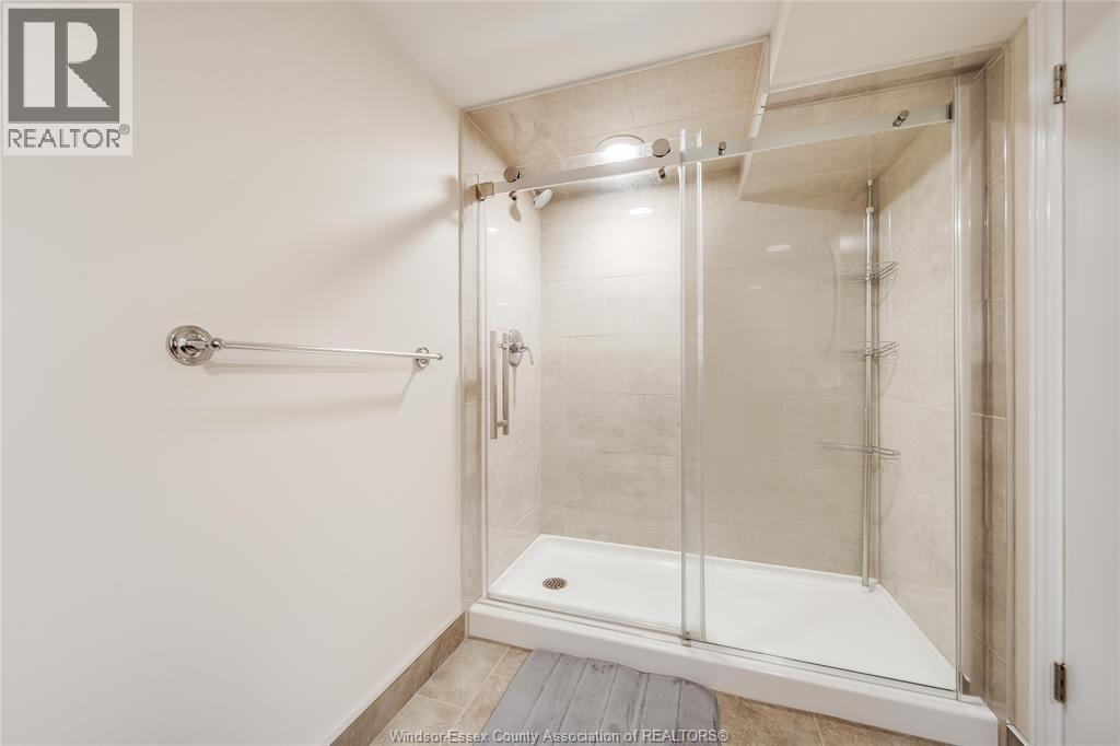 1030 ISABELLE PLACE - 33