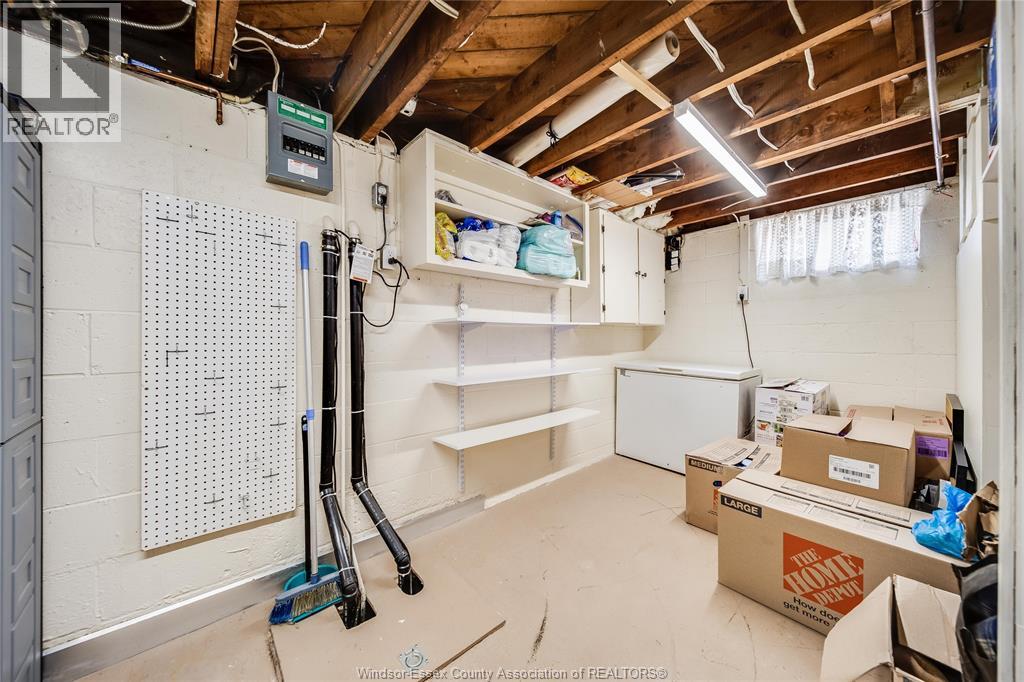 1030 ISABELLE PLACE - 34