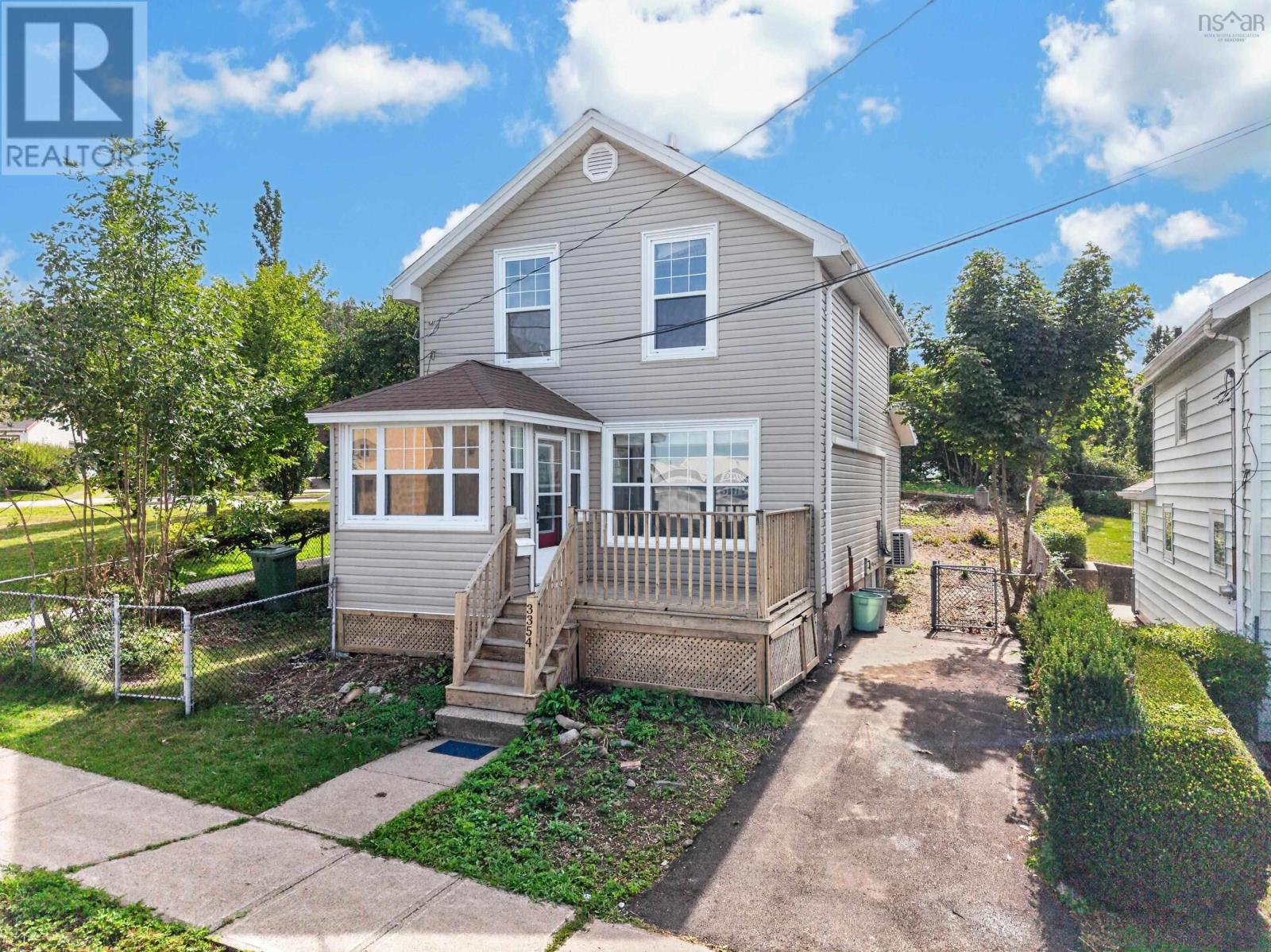 3354 Albert Street - 1