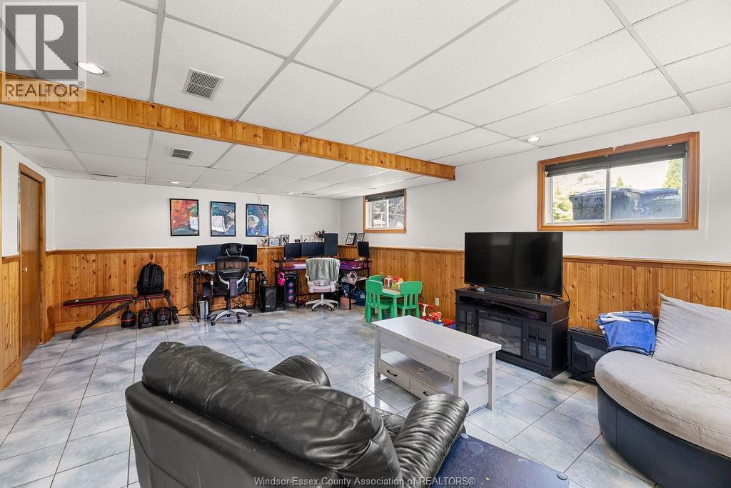 1630 BLUE SPRING - 20