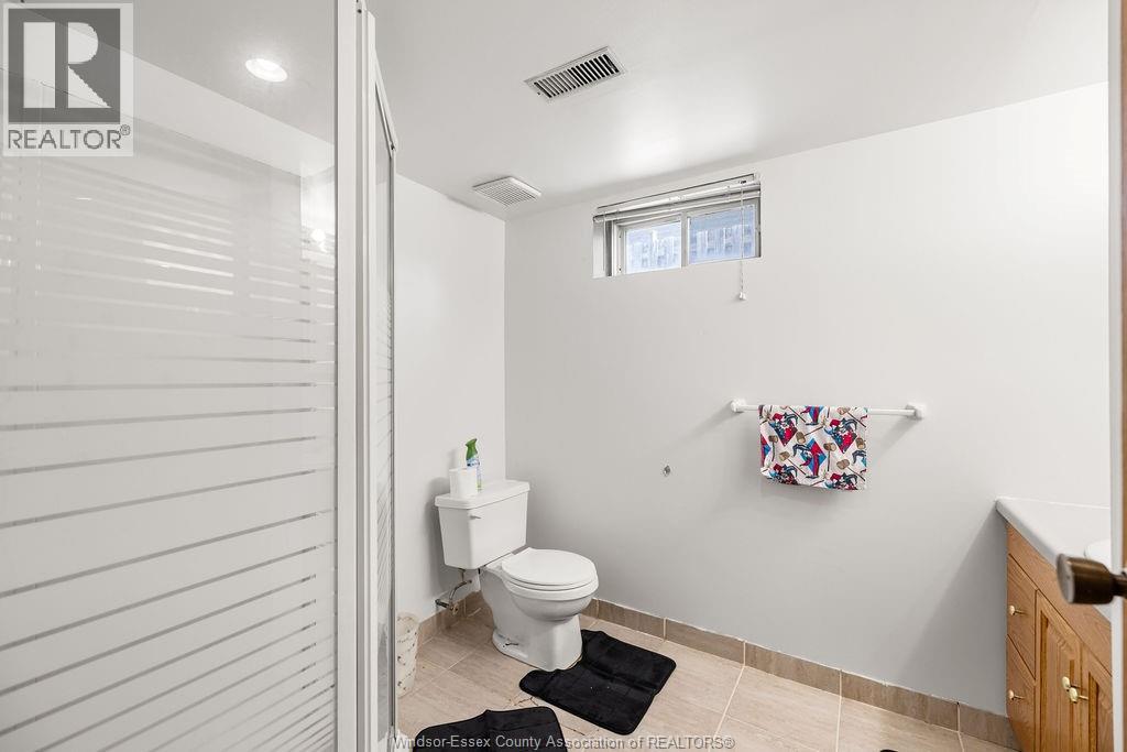 1630 BLUE SPRING - 24