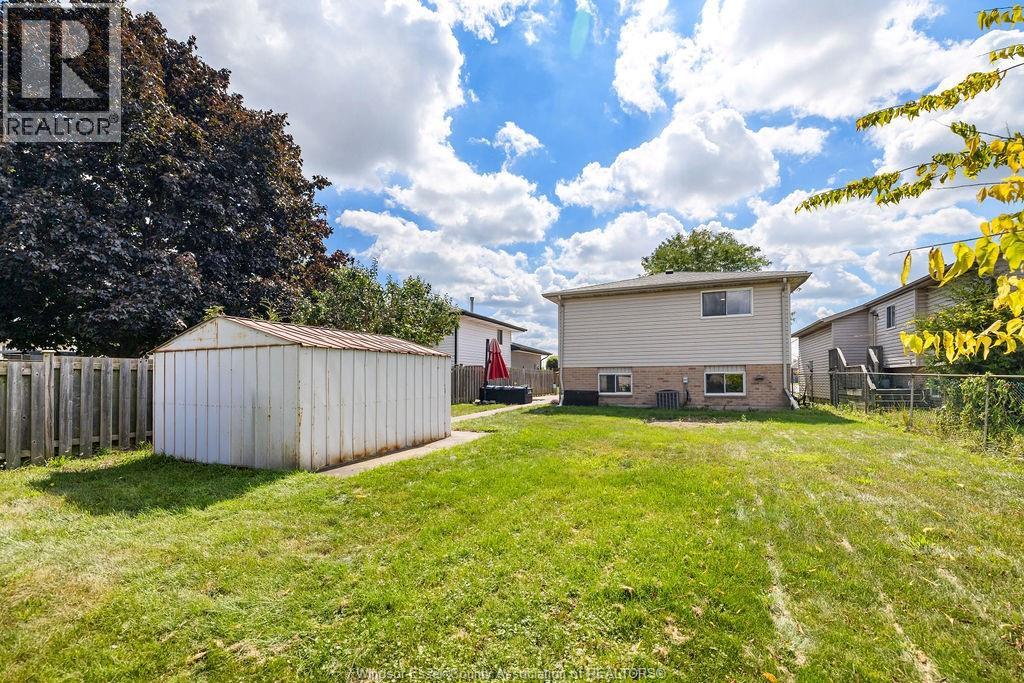 1630 BLUE SPRING - 26