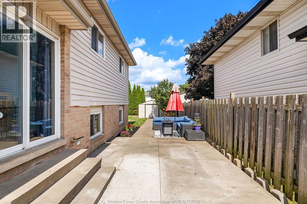 1630 BLUE SPRING - 30