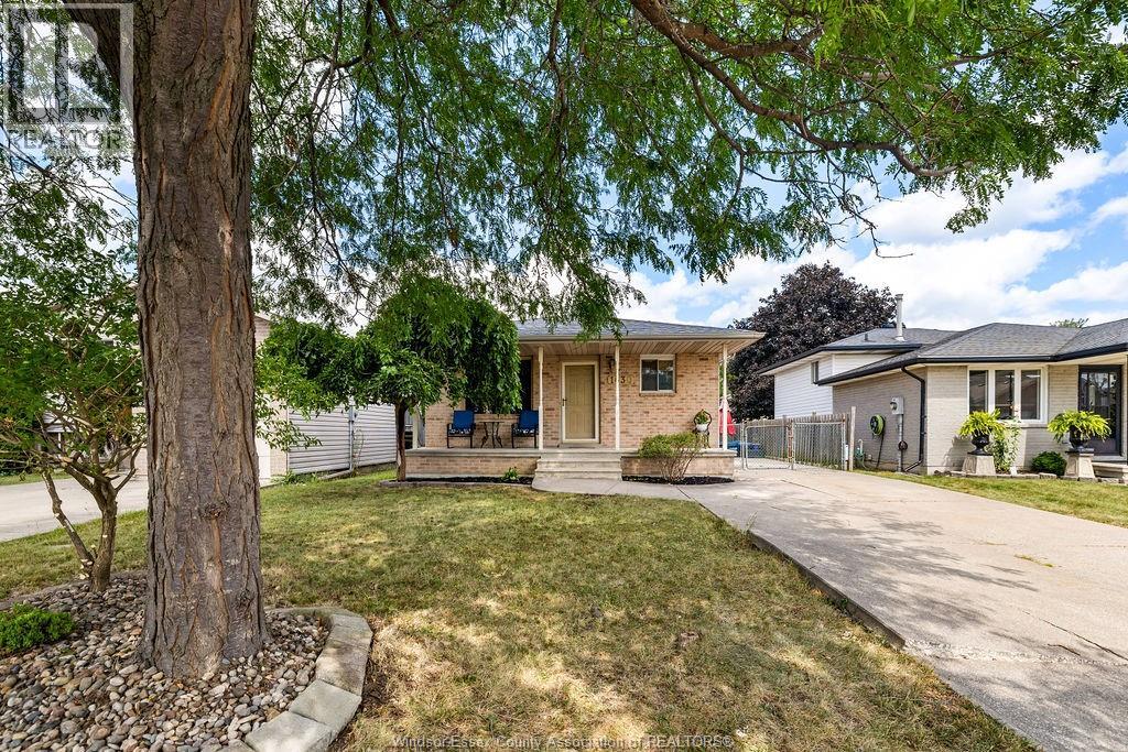 1630 BLUE SPRING - 33