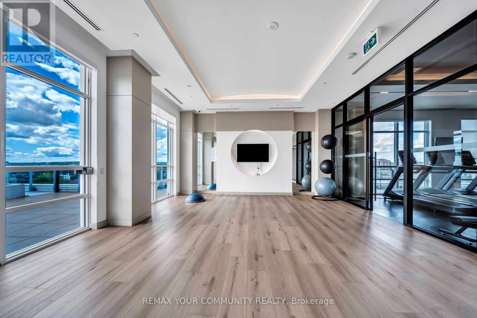 #322 8888 YONGE STREET - 29