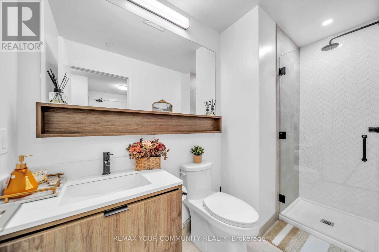 #322 8888 YONGE STREET - 7
