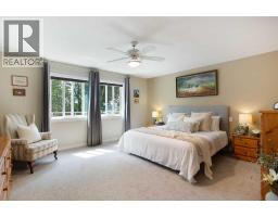 4pc Bathroom - 128 Waterstone Place Se, Airdrie, AB T4B2G1 Photo 15