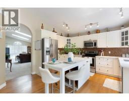 4pc Bathroom - 128 Waterstone Place Se, Airdrie, AB T4B2G1 Photo 10