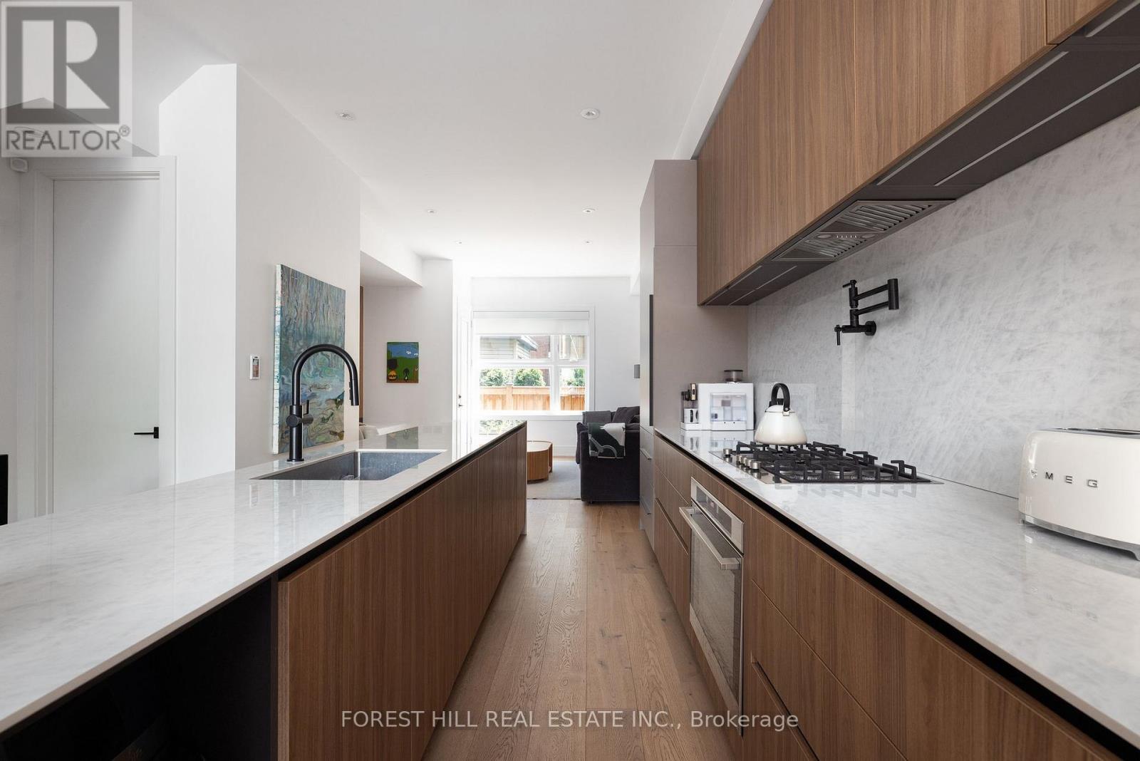 359 DUPONT STREET - 7