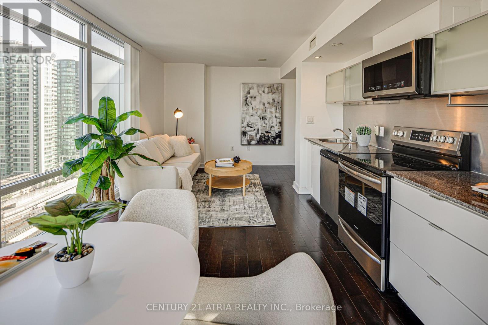#1802 4K SPADINA AVENUE - 3