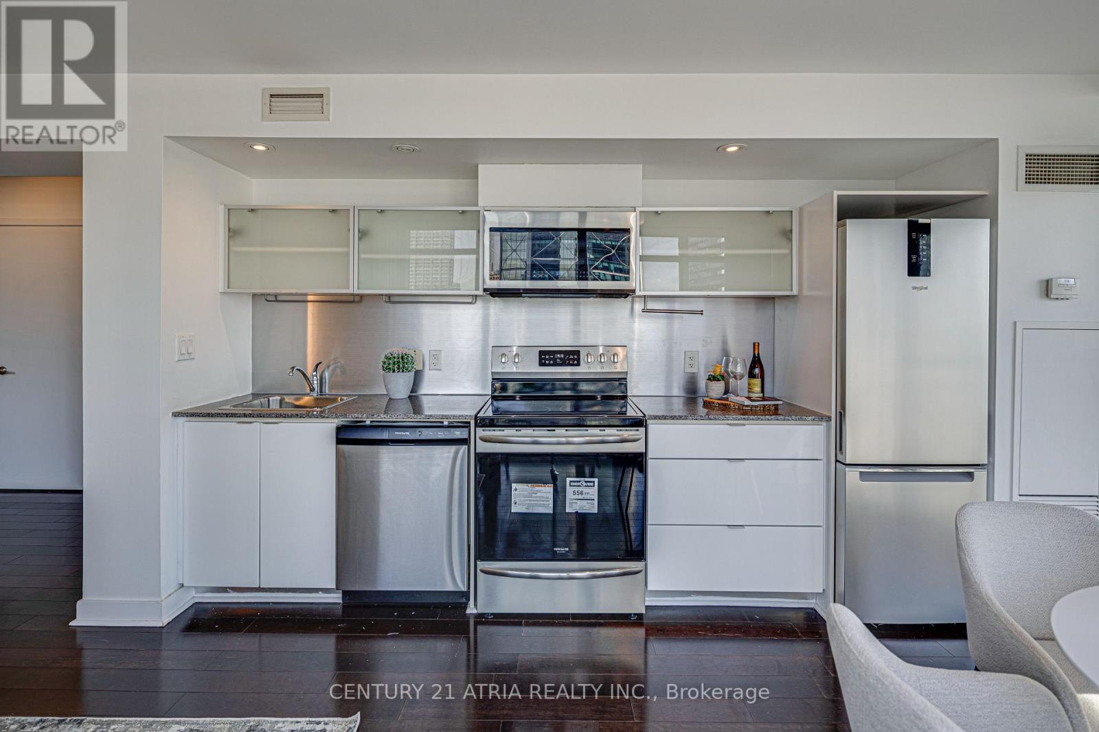 #1802 4K SPADINA AVENUE - 5