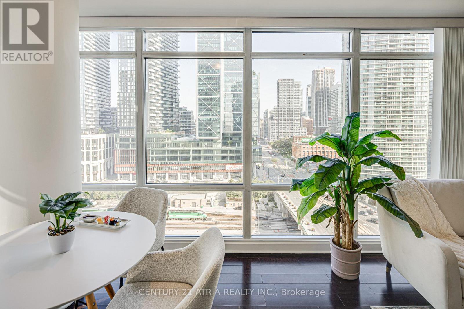 #1802 4K SPADINA AVENUE - 6