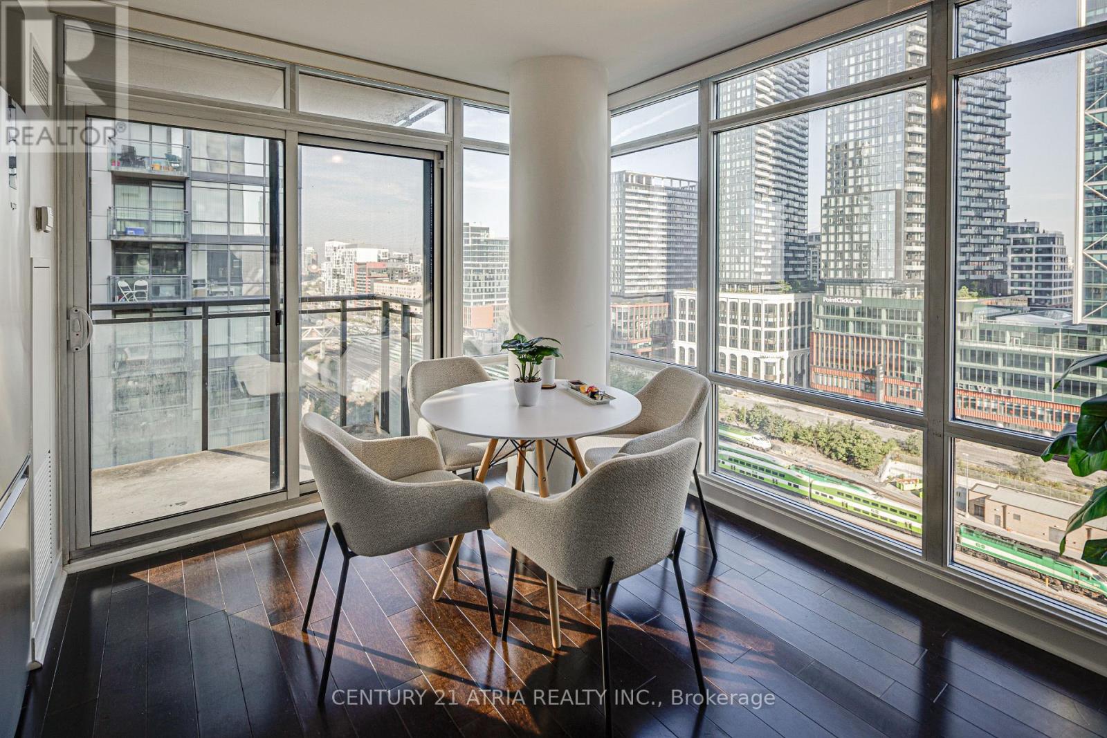 #1802 4K SPADINA AVENUE - 7