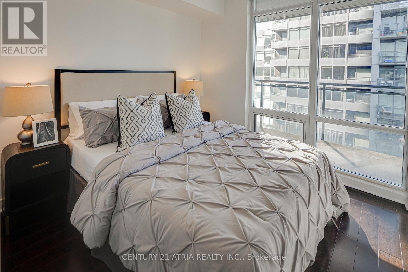 #1802 4K SPADINA AVENUE - 9