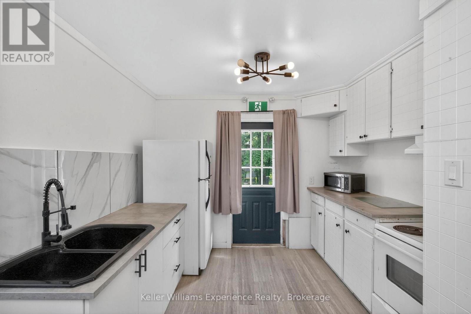 9782 BEACHWOOD DRIVE - Image 4
