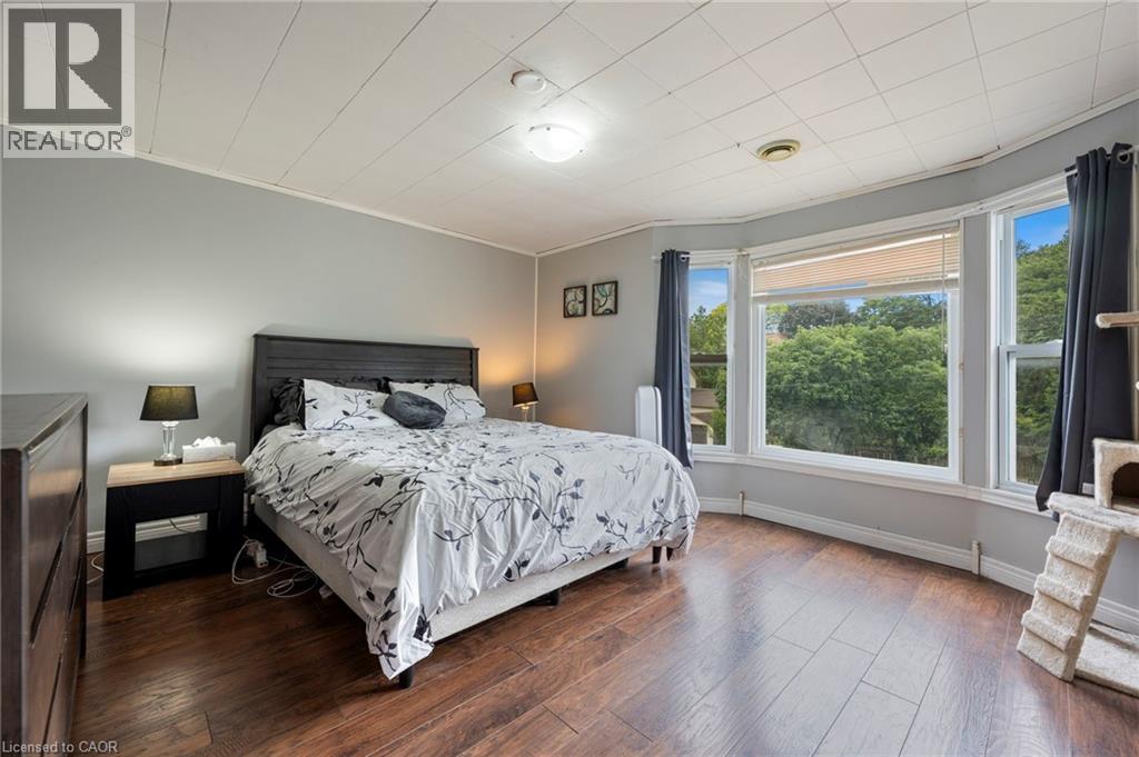 17 BERTHA Street - 15