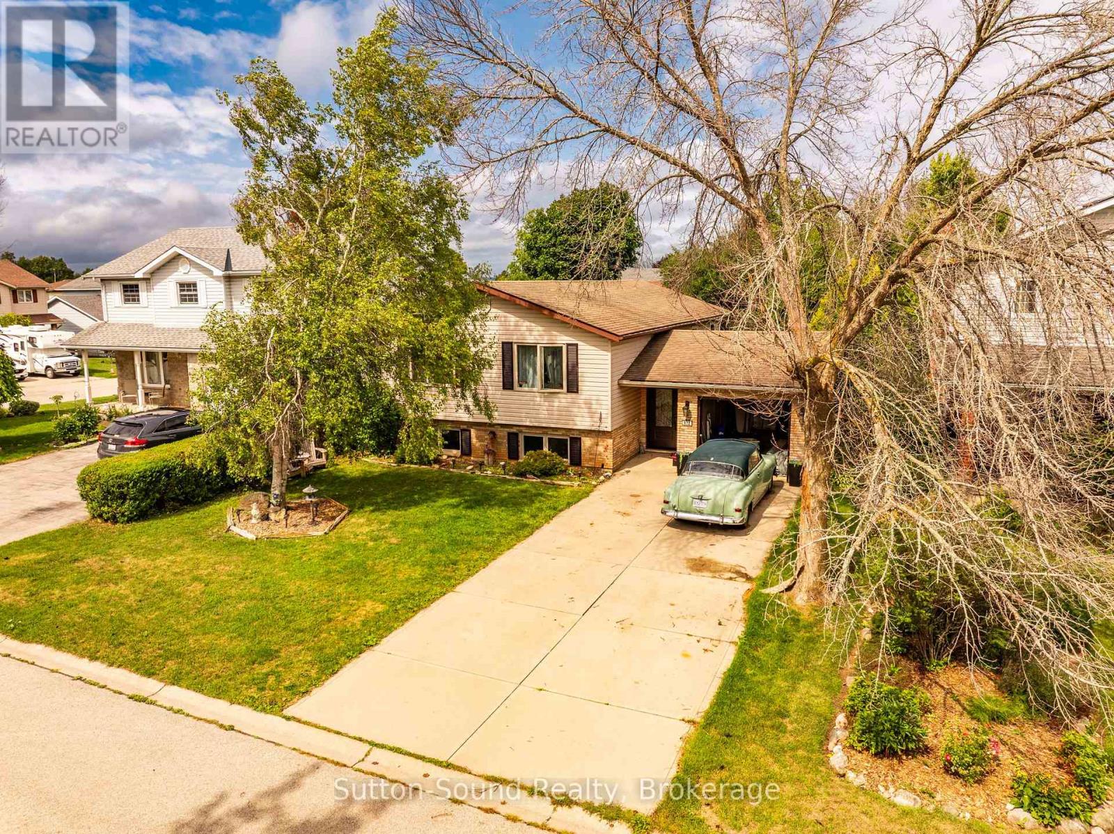 872 26TH STREET E - Image 3