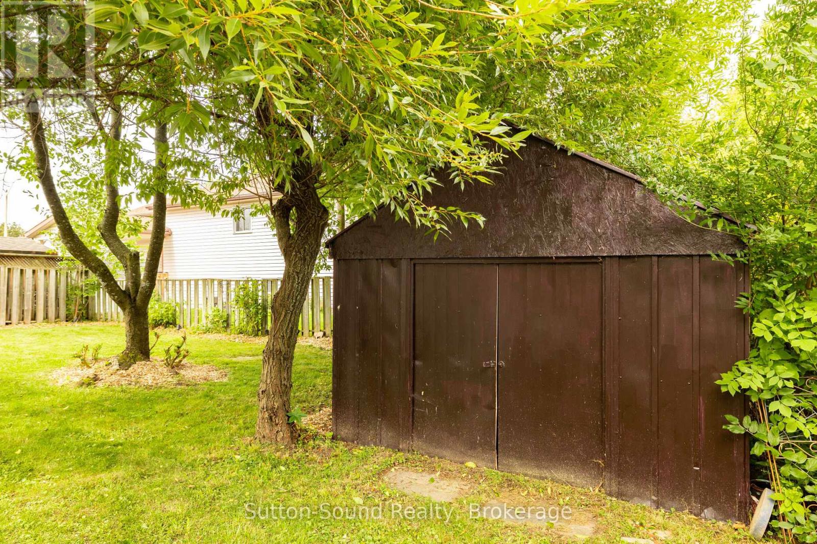 872 26TH STREET E - Image 32