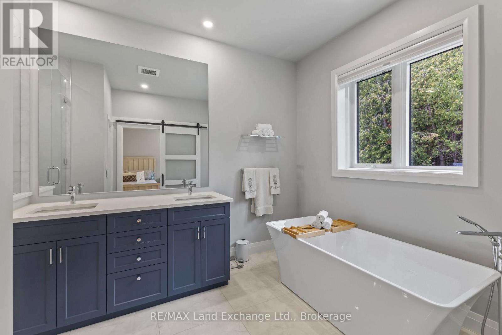 9 LAKESIDE WOODS CRESCENT - Image 24