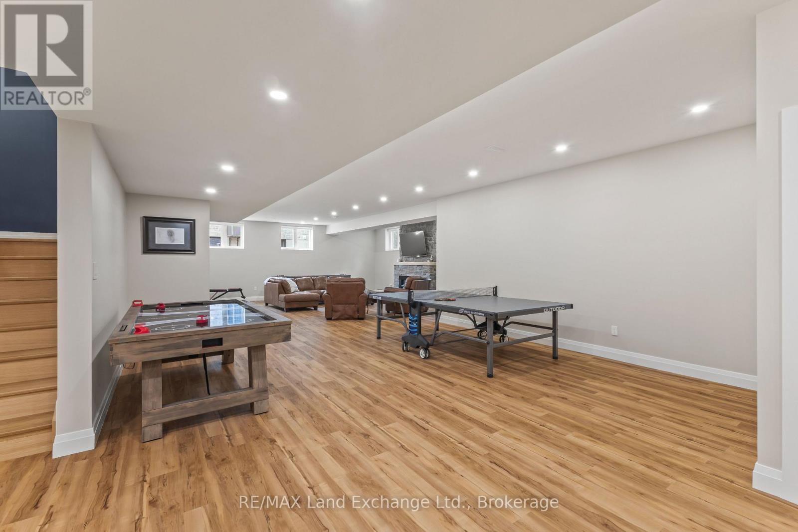 9 LAKESIDE WOODS CRESCENT - Image 26