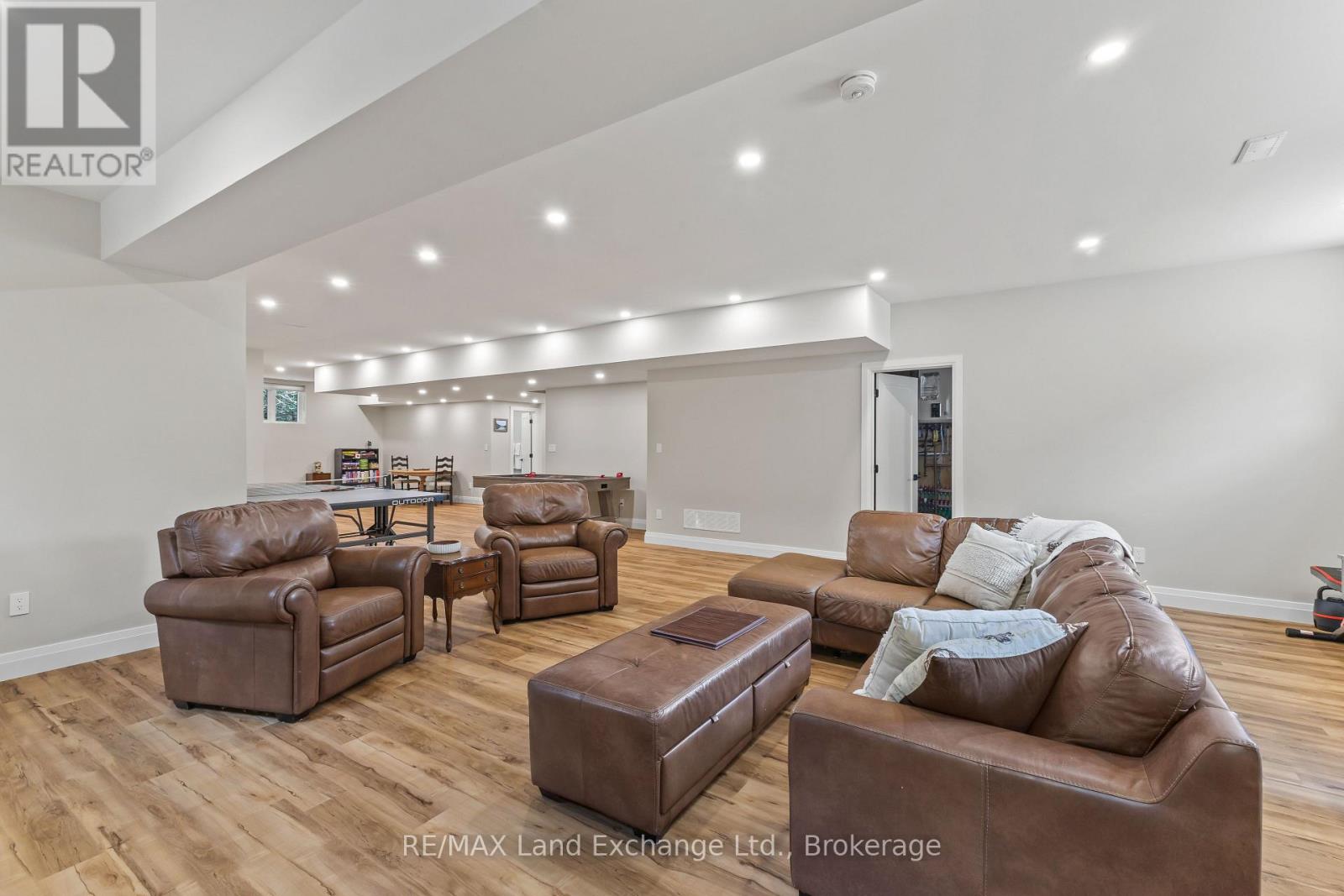 9 LAKESIDE WOODS CRESCENT - Image 28