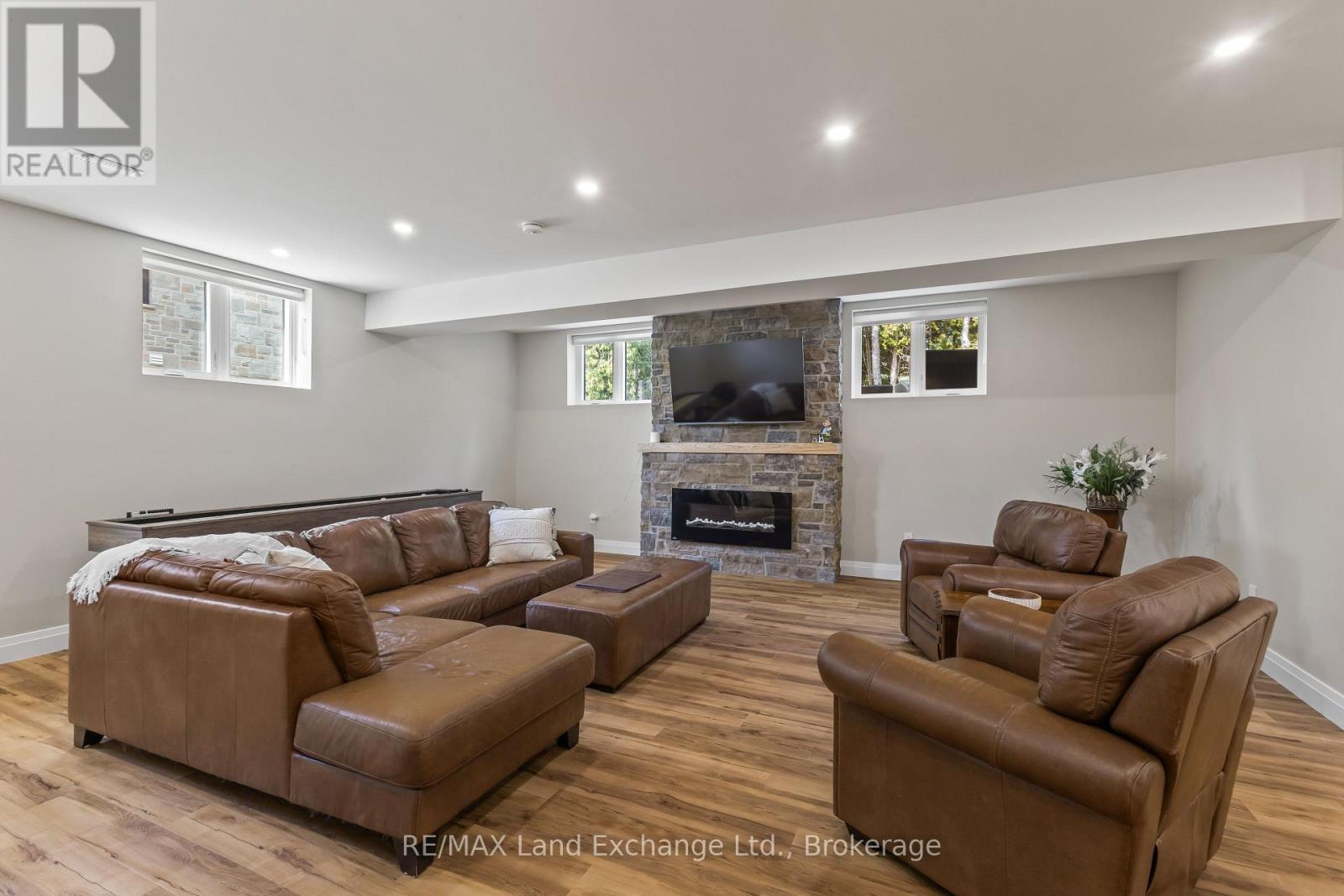 9 LAKESIDE WOODS CRESCENT - Image 29