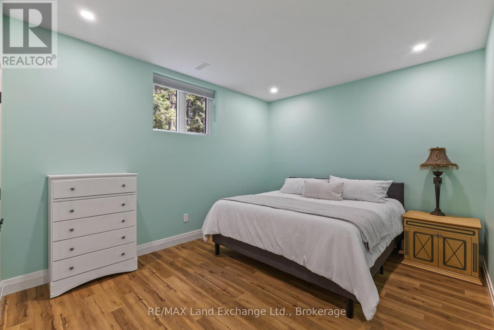 9 LAKESIDE WOODS CRESCENT - Image 32