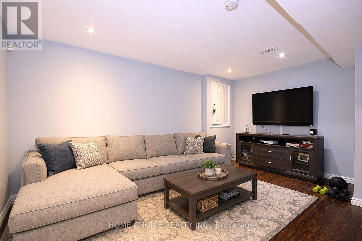 155 HOLLANDVIEW TRAIL - Image 21