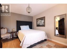 155 Hollandview Trail, Aurora, ON L4G7J2 Photo 13