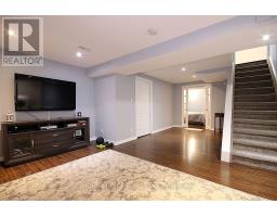 155 Hollandview Trail, Aurora, ON L4G7J2 Photo 20