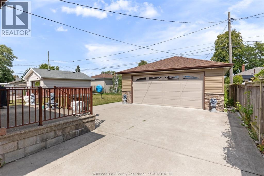 3890 AVON - Image 28