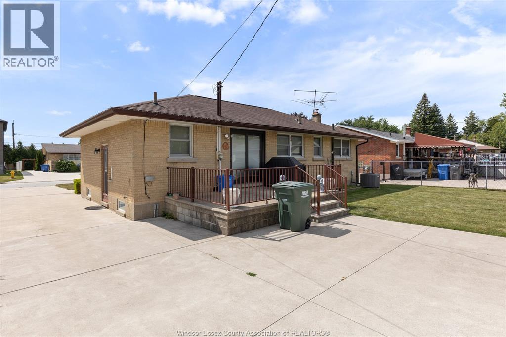 3890 AVON - 29