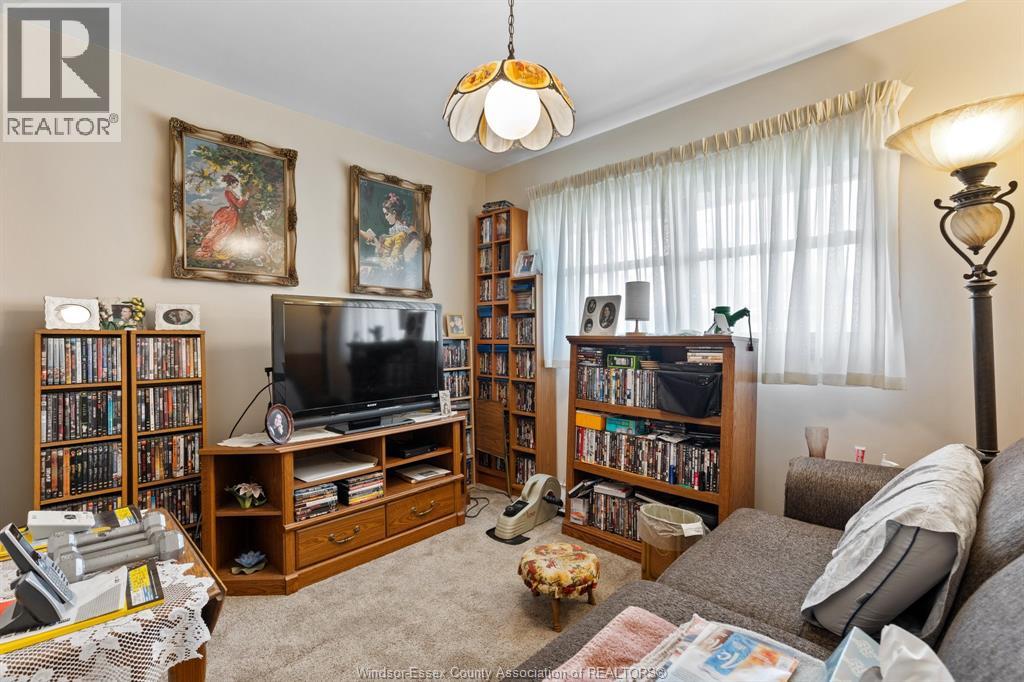 3890 AVON - Image 15