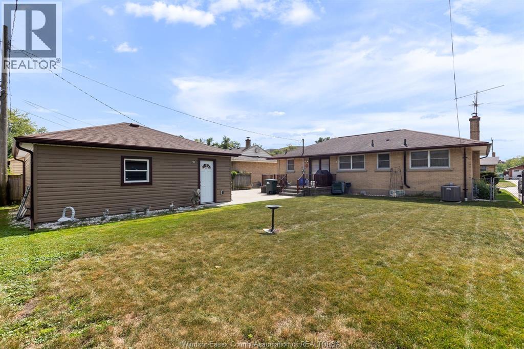 3890 AVON - 27