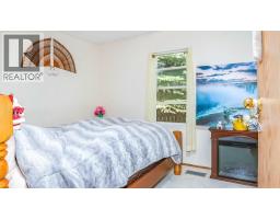 Primary Bedroom - 5702 Bertha Road, Kitchener, BC V0B1W1 Photo 6