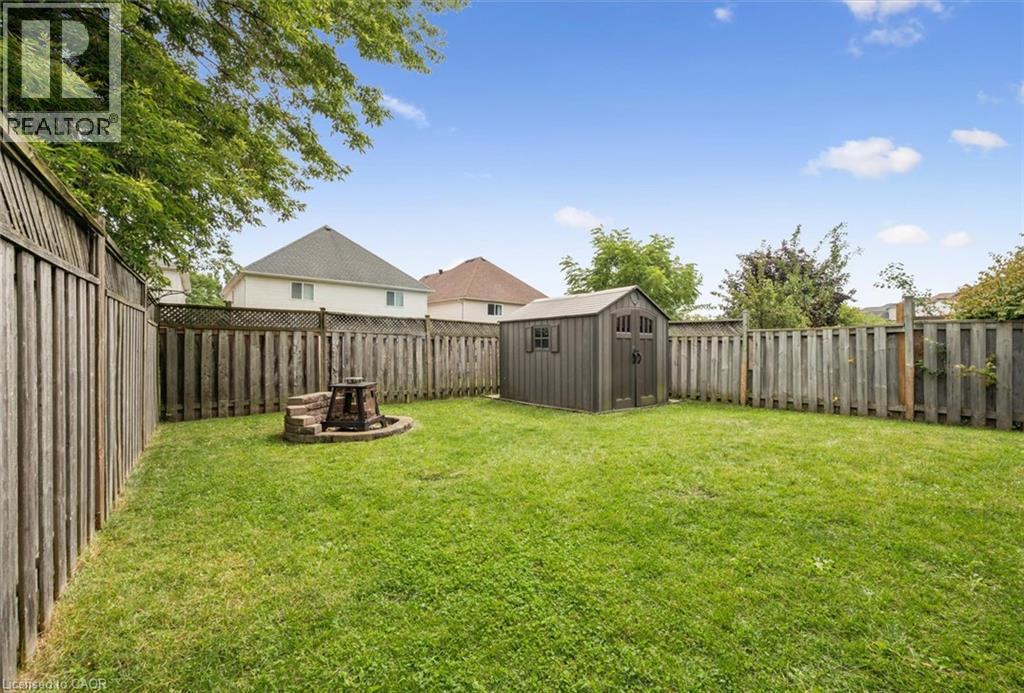 223 HOLLYRIDGE Crescent - Image 26