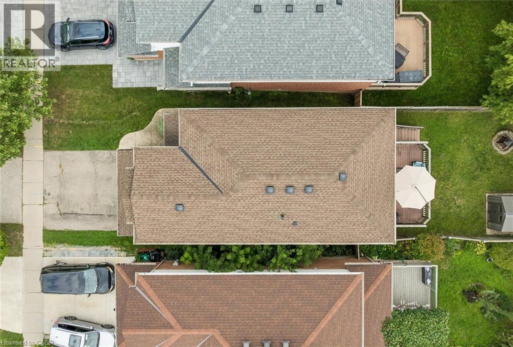 223 HOLLYRIDGE Crescent - Image 31